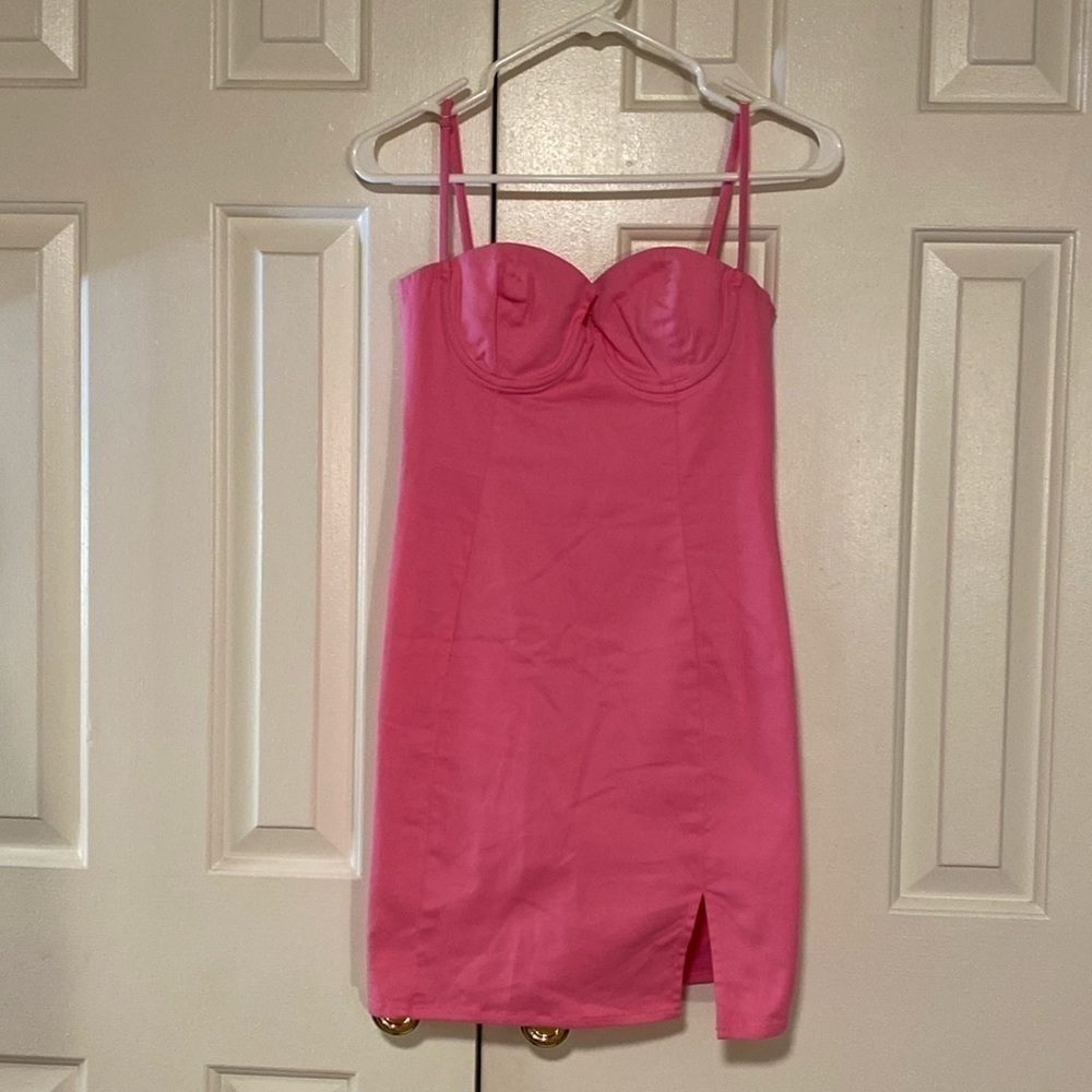 Astr Pink Sleeveless Dress Size Small in Like New Condition